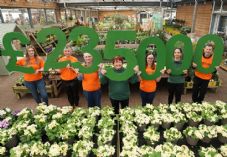 Dobbies £235k charity (c) Stewart Attwood