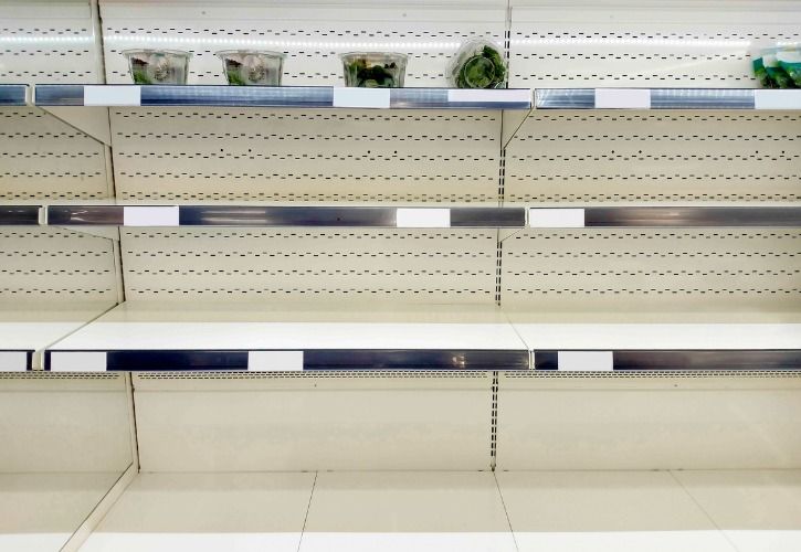 Cunaplus_MdotFaba empty-shelf-in-grocery-store-picture-id980832834 iStockphotodotcom