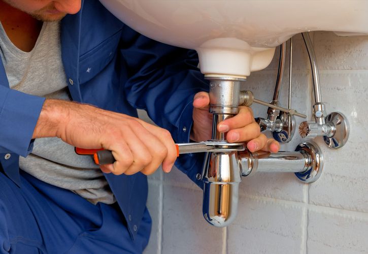 Plumber plumbing shutterstock_267609398 (1)