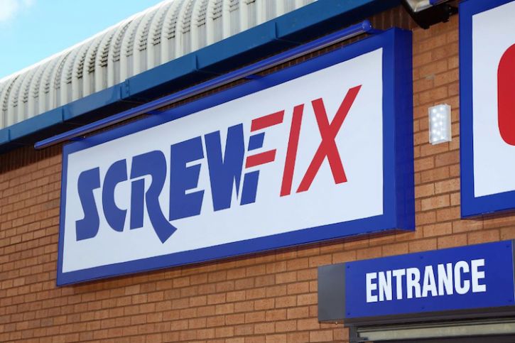 Screwfix New Sign