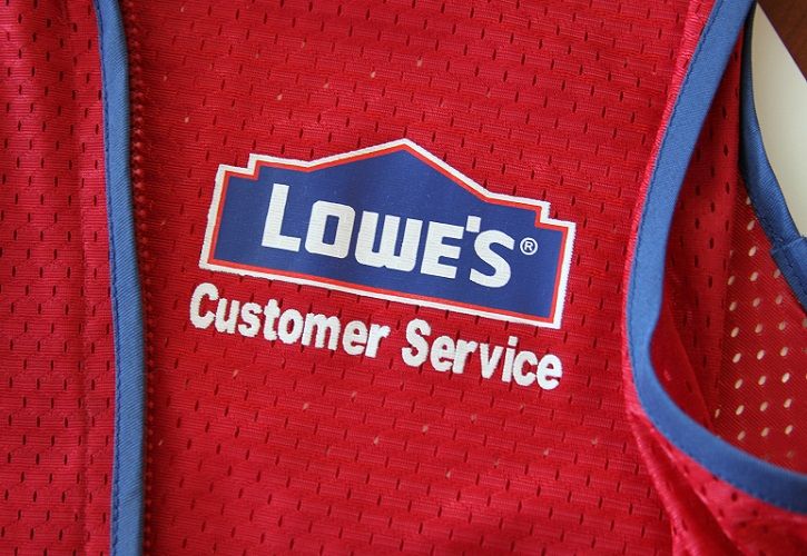 Lowe's Customer Service uniform 725 x 500