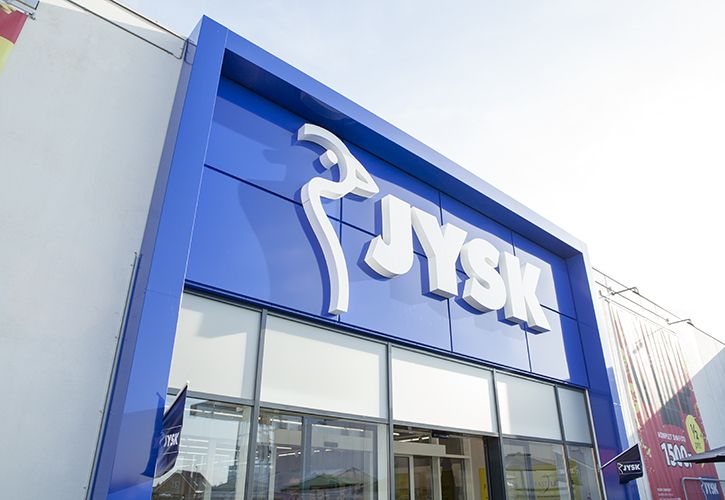 JYSK store lower angle 725 x 500