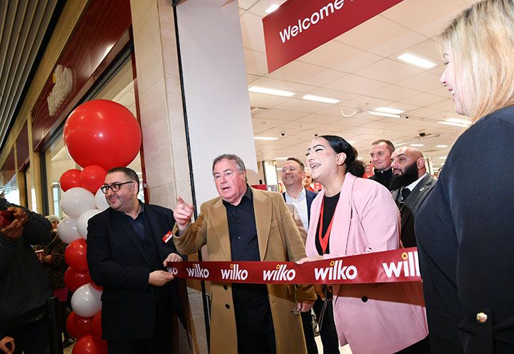 WIlko Luton ribbon cutting 2