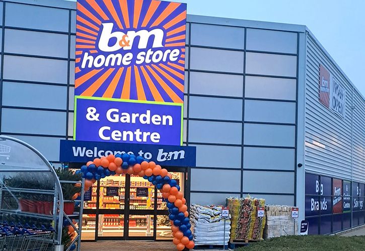 795 bmstores Titchfield store with garden centre