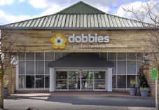 Copyright Stewart Attwood - Dobbies Garden Centre - Exterior 725 x 500