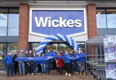 Wickes Northampton ribbon cutting