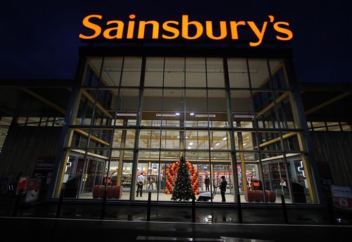 Sainsbury's King's Lynn Christmas Tree 725 x 500