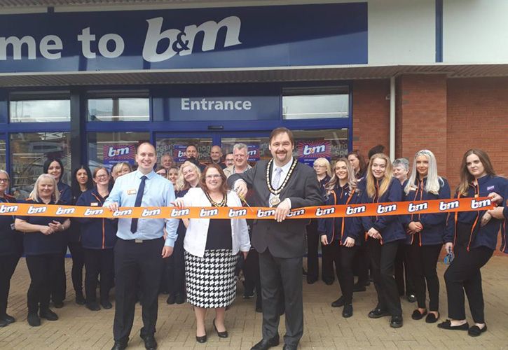 144-runcorn-store-opening-ribbon-mayor 725 x 500.jpg