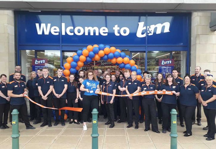 658-kirkstall-leeds-store-opening-ribbon 725 x 500.jpg