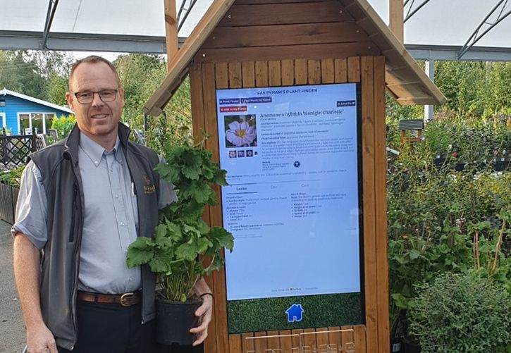 Nick Haydon at Fakenham Garden Centre with a Plant Finder Touchscreen Kiosks 725 x 500.jpg