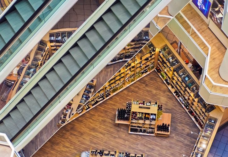 Empty escalator in store 725 x 500.jpg