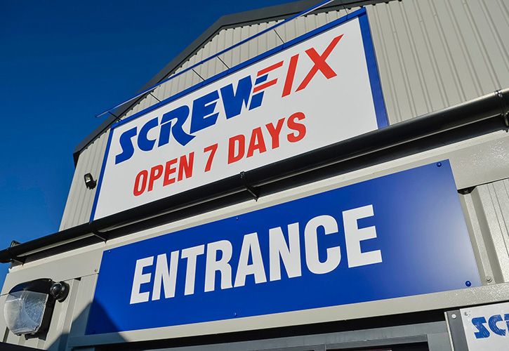 Screwfix Entrance Sign 725 x 500