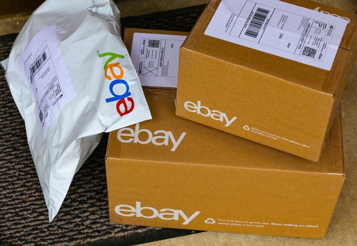 eBay packaging - George Sheldon  Shutterstock com 725