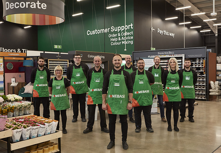 /live/news/wysiwyg/725 Homebase Abingdon store staff team.jpg