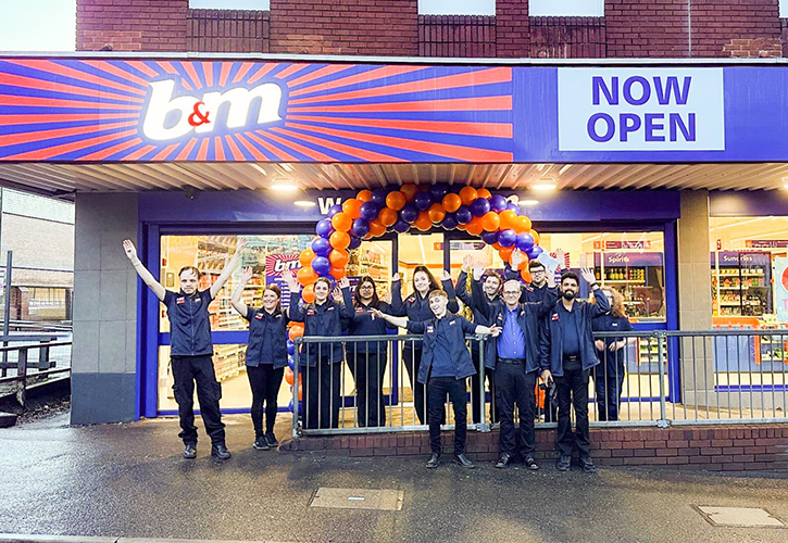 /live/news/wysiwyg/922 BM stores Bournemouth staff.jpg