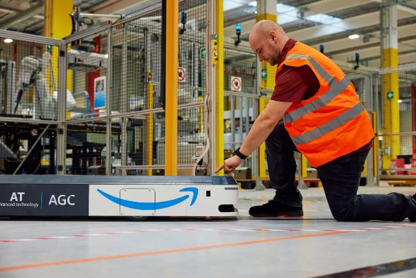 /live/news/wysiwyg/Amazon Automated Guided Cart.jpg