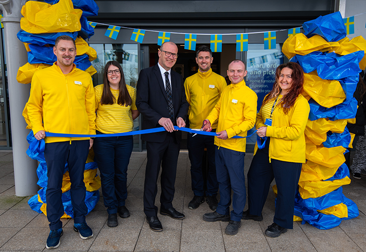 /live/news/wysiwyg/IKEA PAOP Dundee Ribbon Cutting 725.jpg