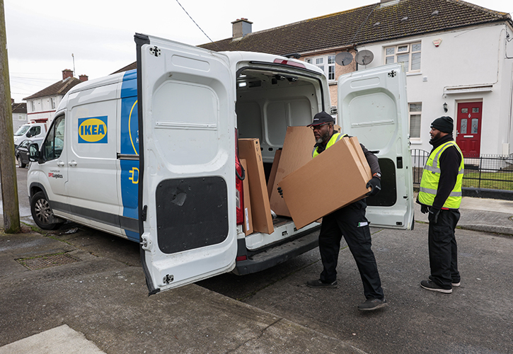 /live/news/wysiwyg/IKEA electric delivery van.jpg