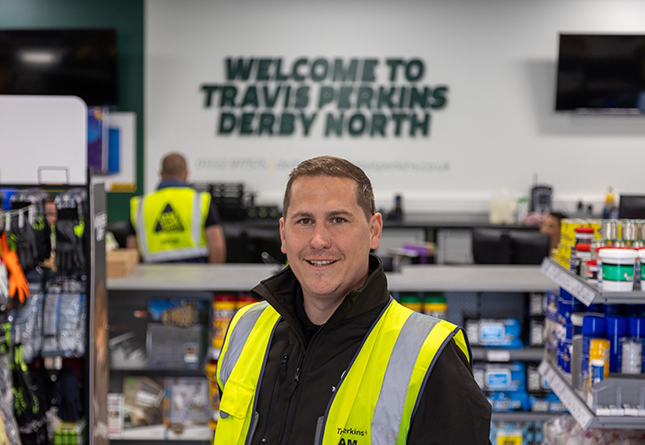 /live/news/wysiwyg/SWNS TRAVIS PERKINS DERBY store manager.jpg